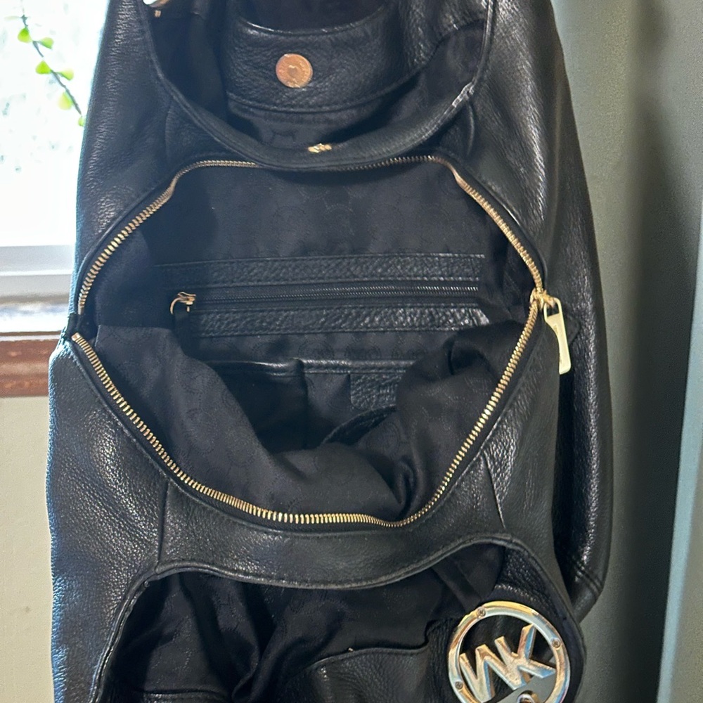Michael Kors Black Leather Shoulder Bag with Gold Hardware - Picture 7 of 9